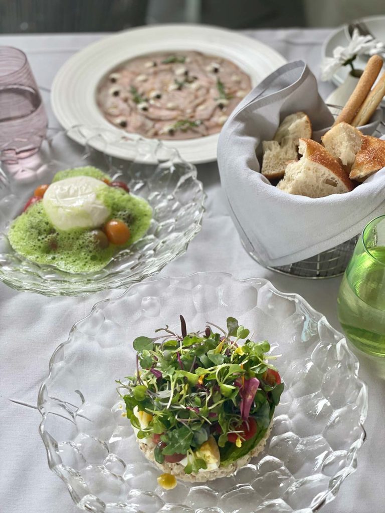 The 7 Best Miami Restaurants for Visitors The 7 Best Miami Restaurants for Visitors - June 2023 - best, best type, CJ's Crab Shack, El Bagel, Kosushi, La Placita, Osteria del Teatro, Sanguich, Toscana Divino - Geoffrey Anderson