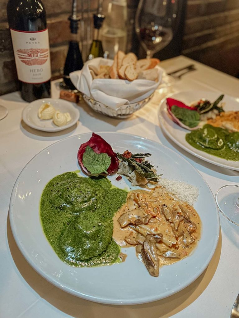 The 8 Best Miami Restaurants to Take Your Parents to Miami restaurants to take your parents to - Osteria del Teatro