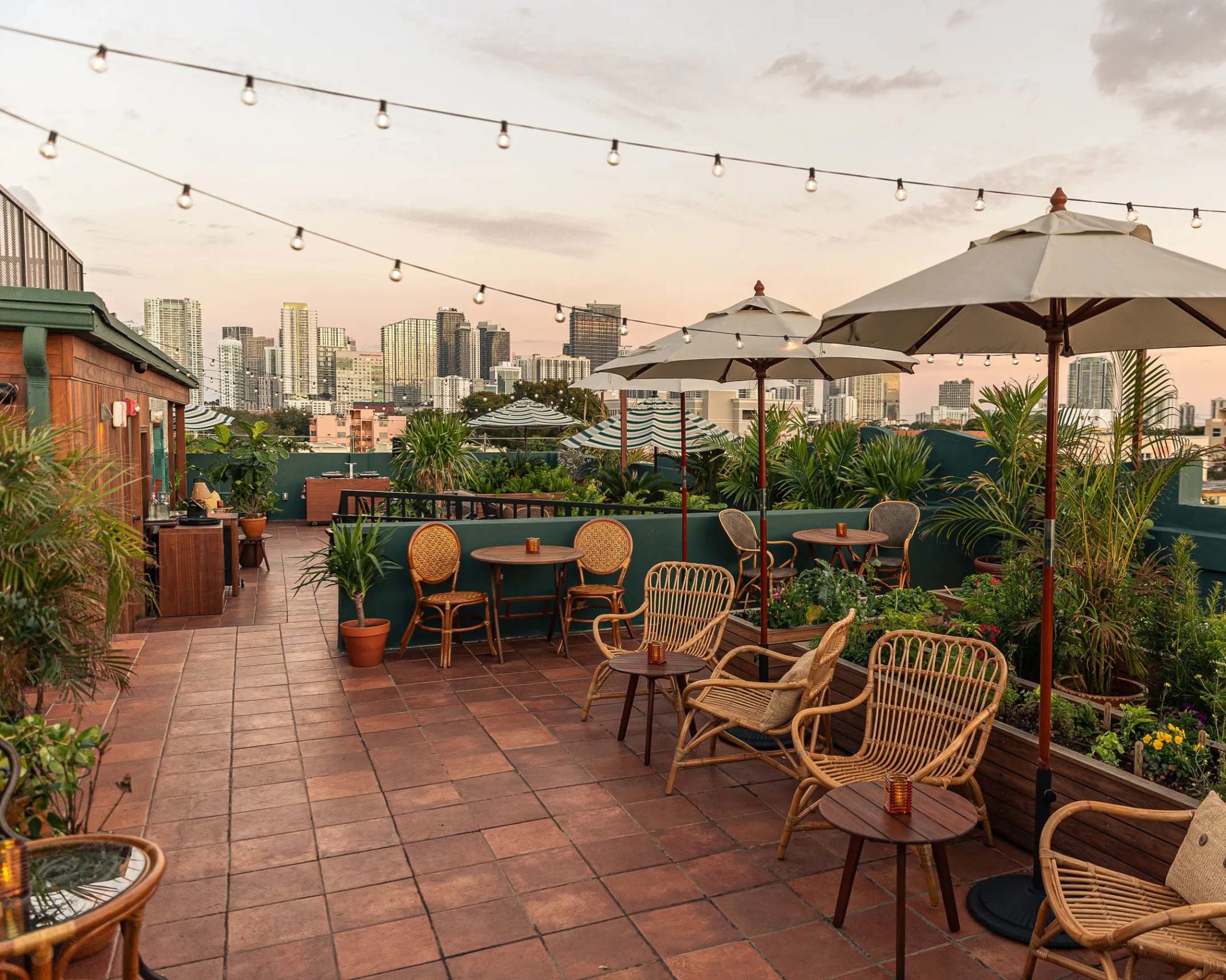 the-10-best-rooftop-restaurants-in-miami-dish-miami